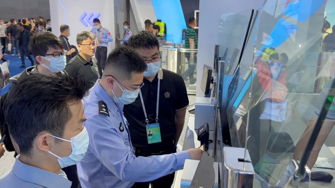 新利(中国)xinli·官方网页版,亮相第十一届中国国际警用装备博览会 用创新技术“警”上添花
