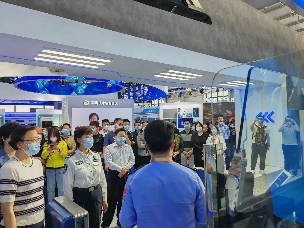 新利(中国)xinli·官方网页版,亮相第十一届中国国际警用装备博览会 用创新技术“警”上添花