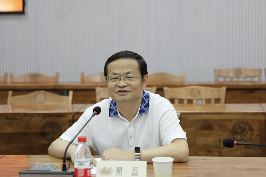新利(中国)xinli·官方网页版,与东南大学签订产学研战略合作协议，瞿磊获颁“东南大学至善教育贡献奖”