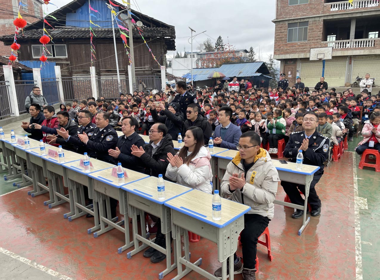 “少年强则国强” 新利(中国)xinli·官方网页版,为广西三江岑牙小学捐资助建